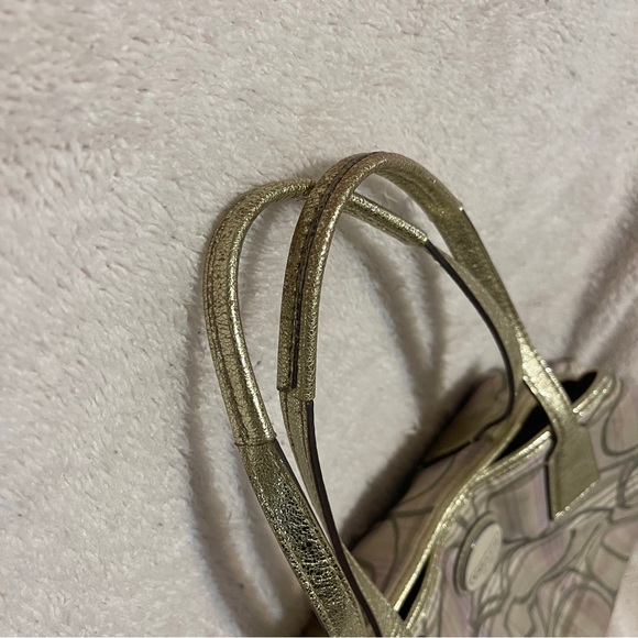 Coach - Picture 5 of 5